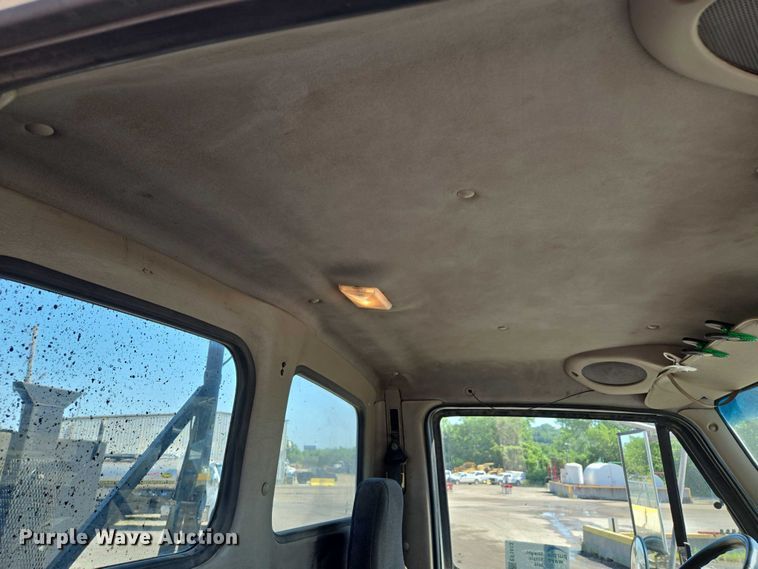 image for item EF1613 2007 Sterling L7500 Series pothole patcher truck