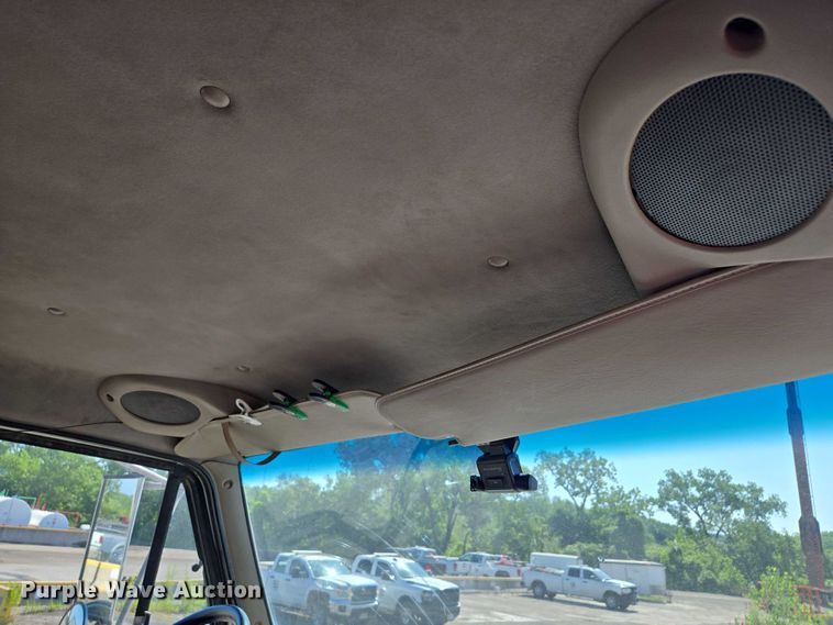 image for item EF1613 2007 Sterling L7500 Series pothole patcher truck