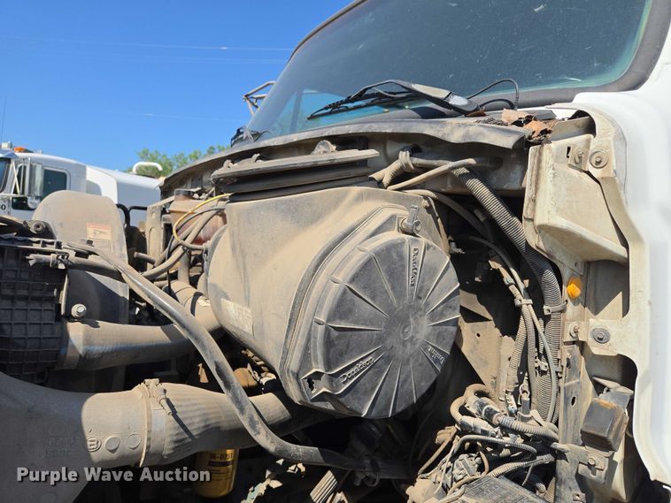 image for item EF1613 2007 Sterling L7500 Series pothole patcher truck