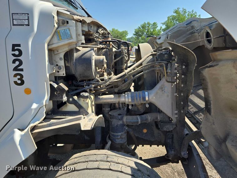 image for item EF1613 2007 Sterling L7500 Series pothole patcher truck