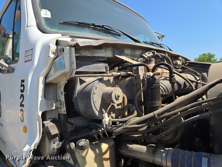 image for item EF1613 2007 Sterling L7500 Series pothole patcher truck