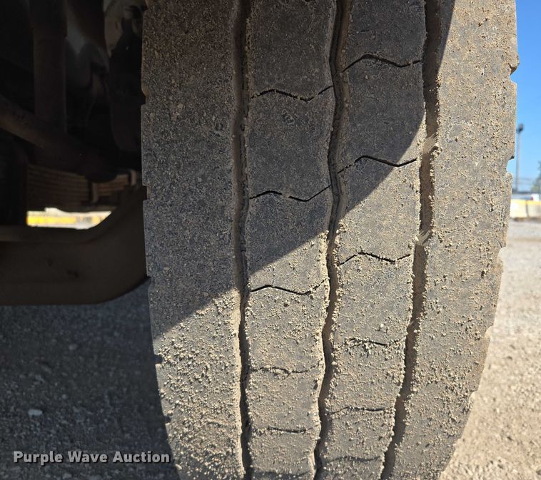 image for item EF1613 2007 Sterling L7500 Series pothole patcher truck