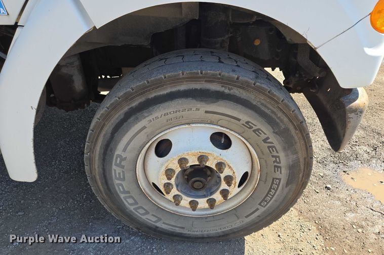 image for item EF1613 2007 Sterling L7500 Series pothole patcher truck