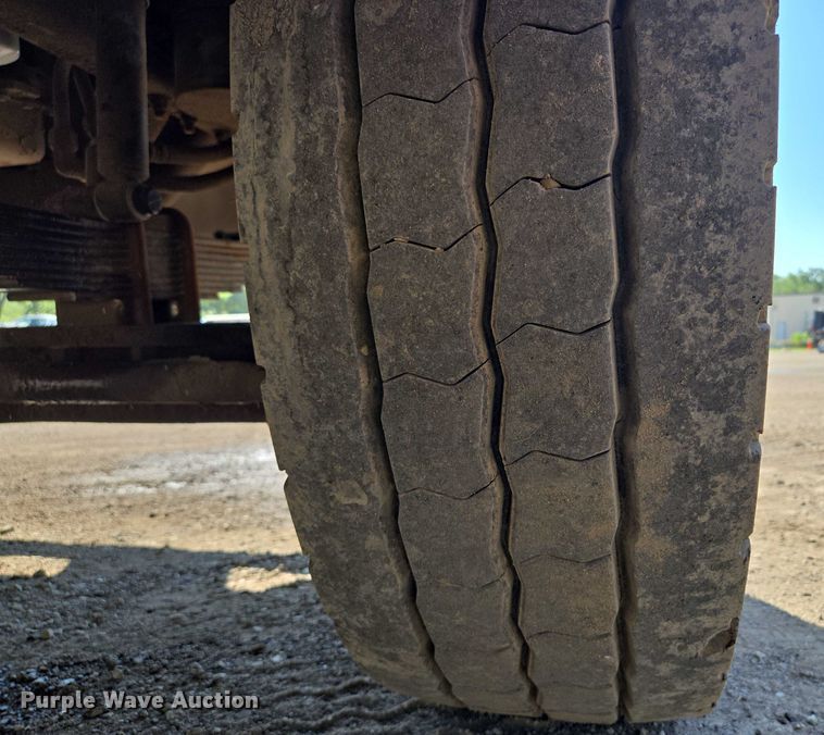 image for item EF1613 2007 Sterling L7500 Series pothole patcher truck