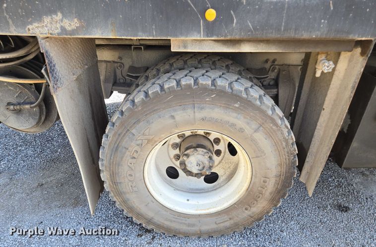 image for item EF1613 2007 Sterling L7500 Series pothole patcher truck