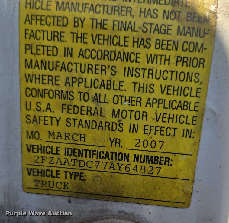 image for item EF1613 2007 Sterling L7500 Series pothole patcher truck