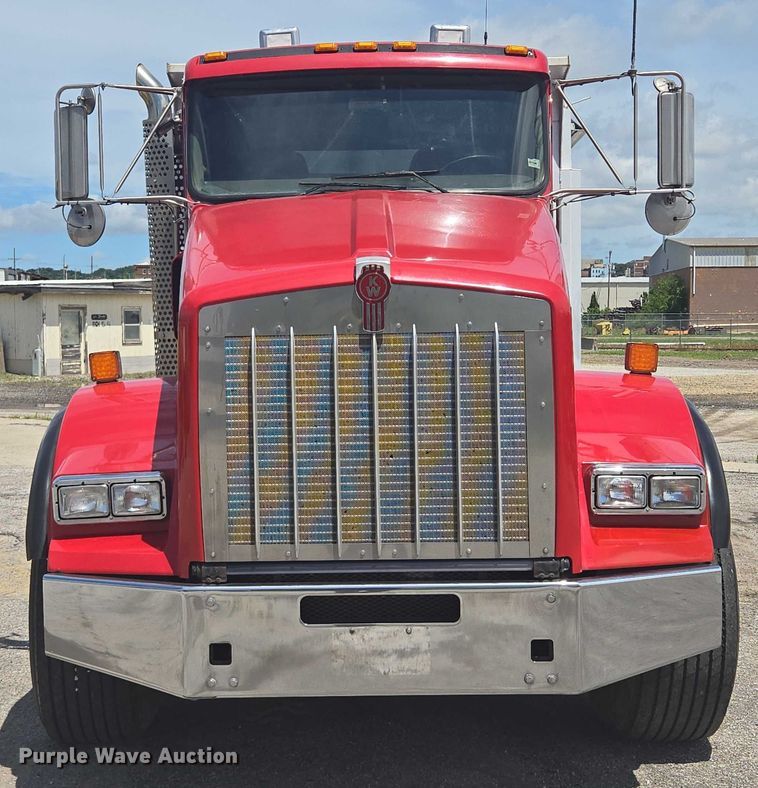 image for item EF1659 2012 Kenworth T800 dump truck