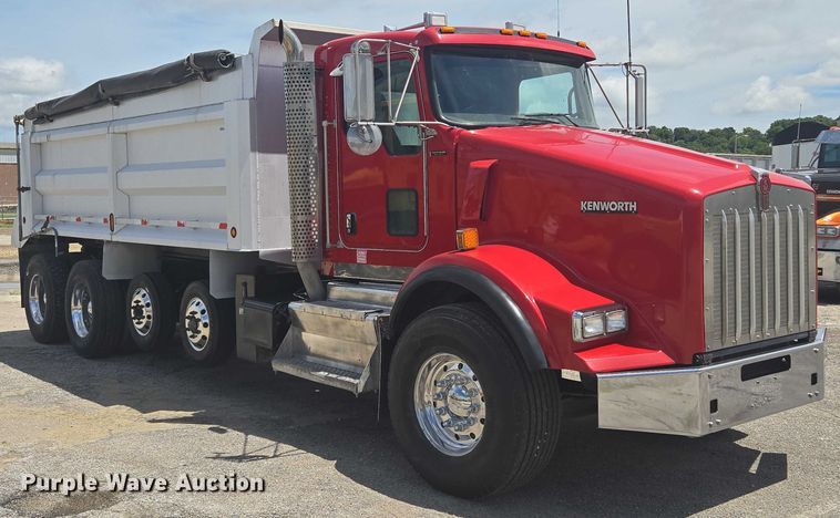 image for item EF1659 2012 Kenworth T800 dump truck