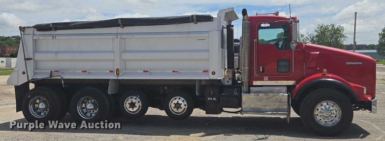 image for item EF1659 2012 Kenworth T800 dump truck
