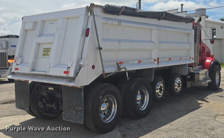 image for item EF1659 2012 Kenworth T800 dump truck
