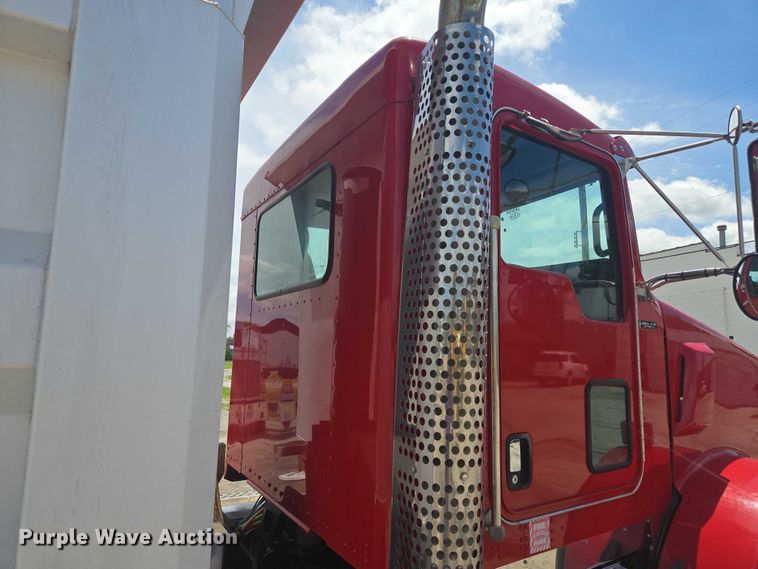 image for item EF1659 2012 Kenworth T800 dump truck