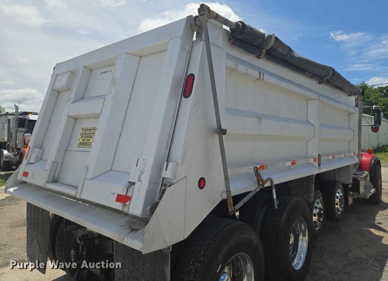 image for item EF1659 2012 Kenworth T800 dump truck