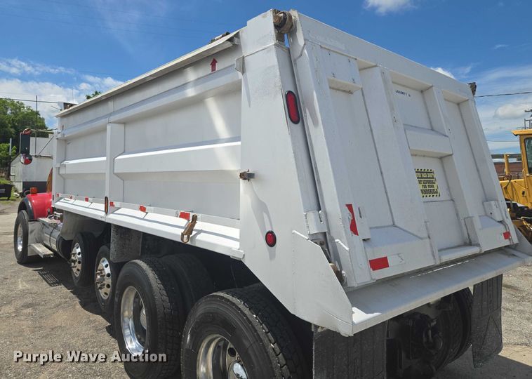 image for item EF1659 2012 Kenworth T800 dump truck