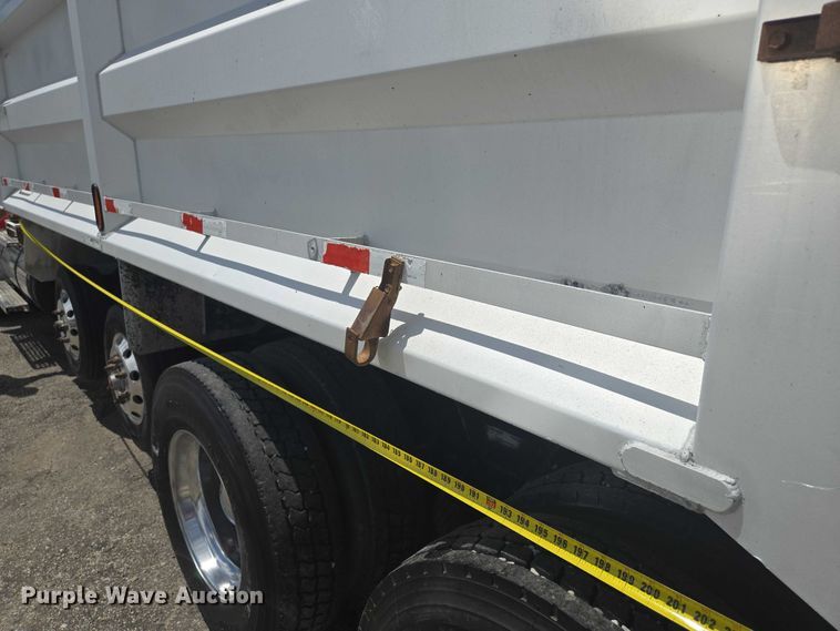 image for item EF1659 2012 Kenworth T800 dump truck