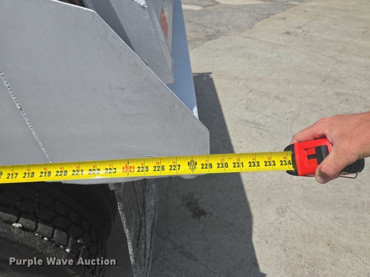 image for item EF1659 2012 Kenworth T800 dump truck