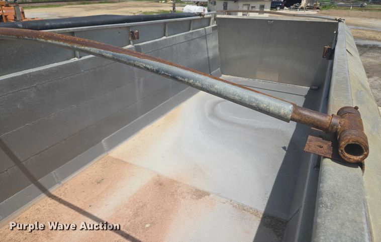 image for item EF1659 2012 Kenworth T800 dump truck