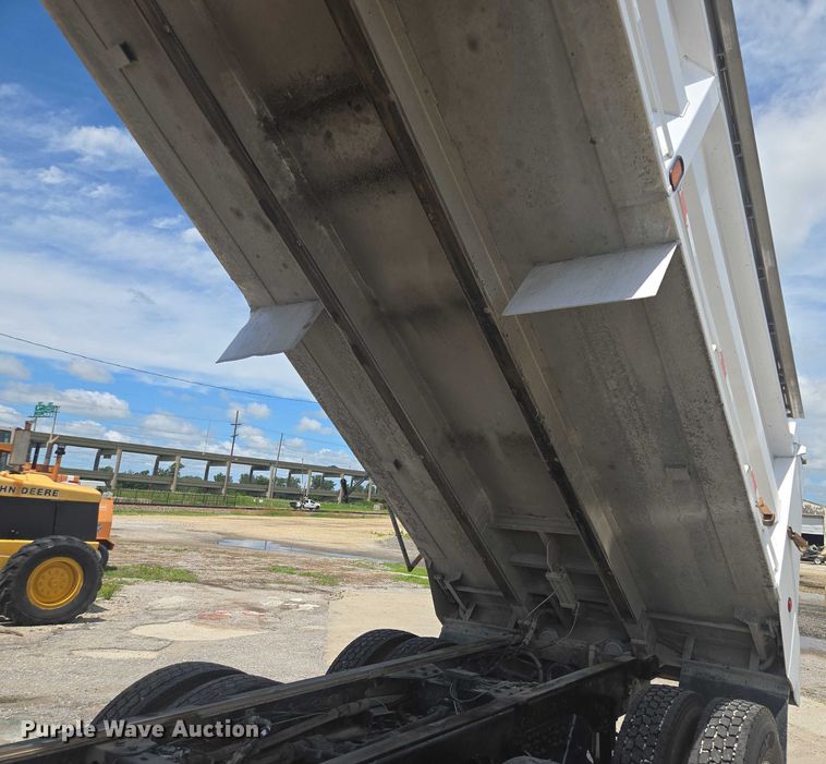 image for item EF1659 2012 Kenworth T800 dump truck