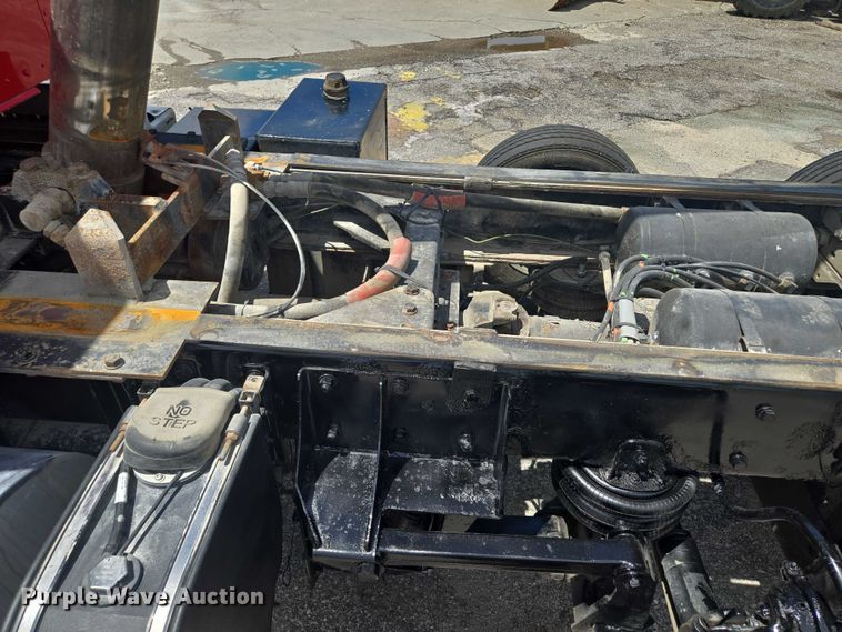 image for item EF1659 2012 Kenworth T800 dump truck