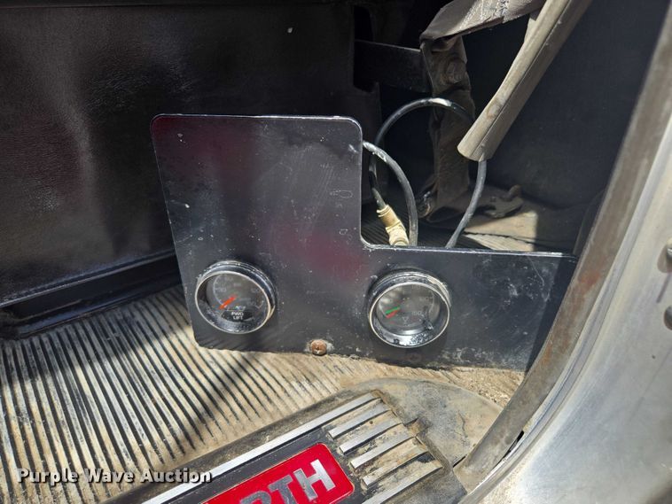 image for item EF1659 2012 Kenworth T800 dump truck