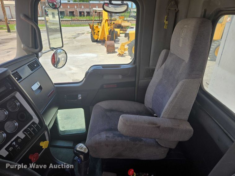 image for item EF1659 2012 Kenworth T800 dump truck