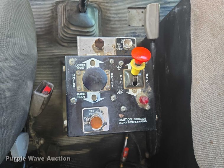 image for item EF1659 2012 Kenworth T800 dump truck