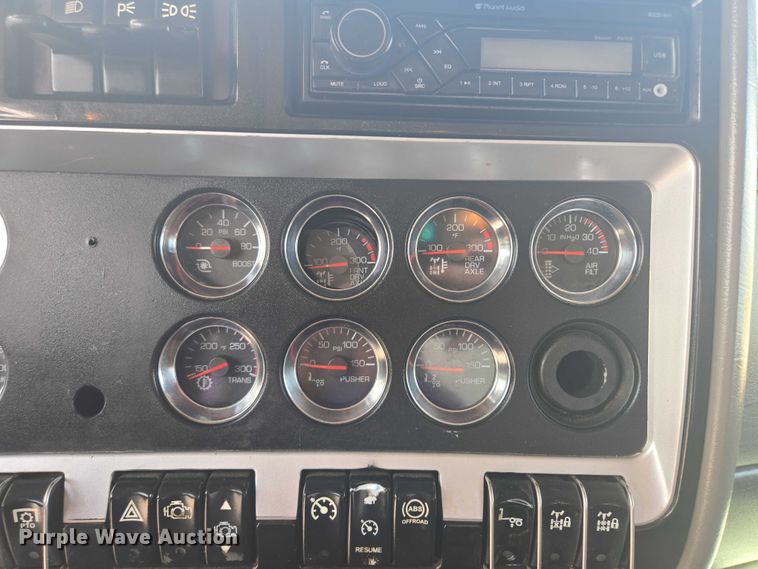 image for item EF1659 2012 Kenworth T800 dump truck