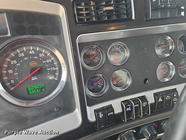 image for item EF1659 2012 Kenworth T800 dump truck