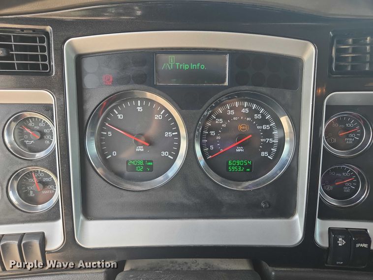 image for item EF1659 2012 Kenworth T800 dump truck