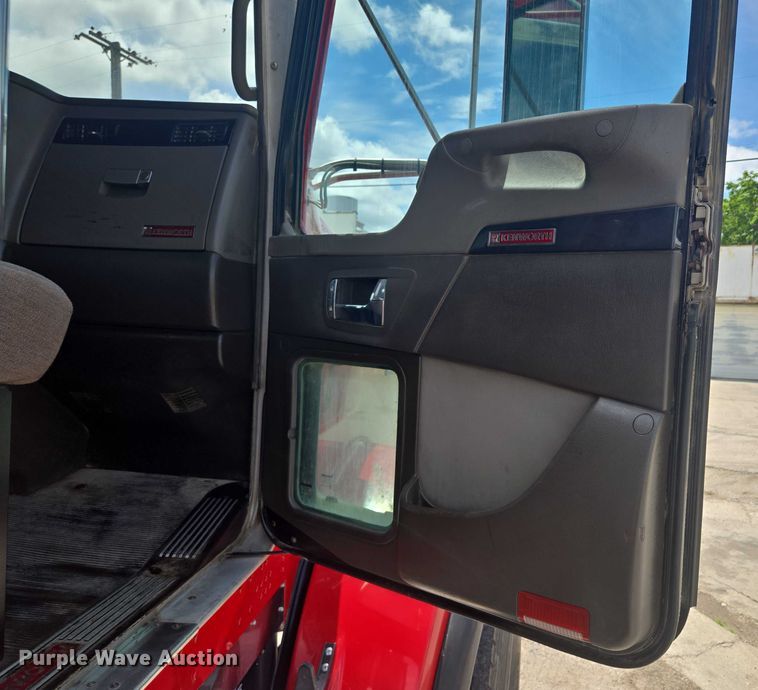 image for item EF1659 2012 Kenworth T800 dump truck