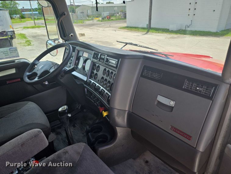 image for item EF1659 2012 Kenworth T800 dump truck