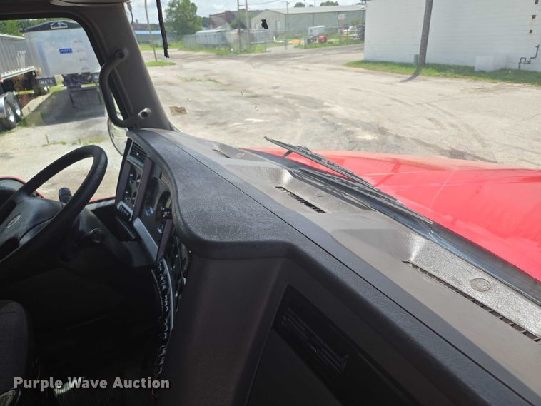 image for item EF1659 2012 Kenworth T800 dump truck