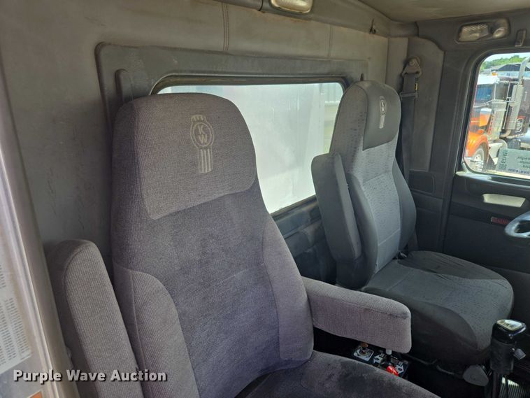 image for item EF1659 2012 Kenworth T800 dump truck