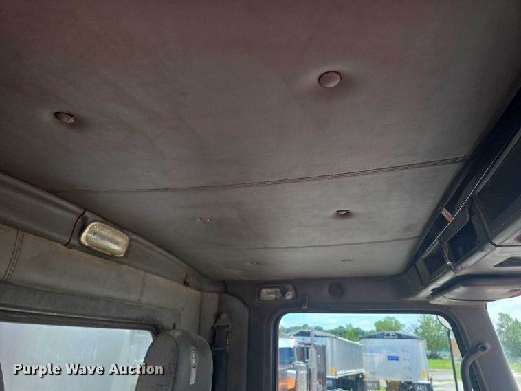 image for item EF1659 2012 Kenworth T800 dump truck