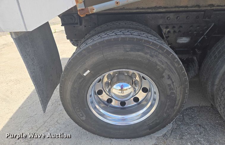 image for item EF1659 2012 Kenworth T800 dump truck