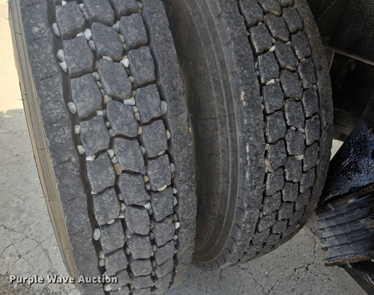 image for item EF1659 2012 Kenworth T800 dump truck