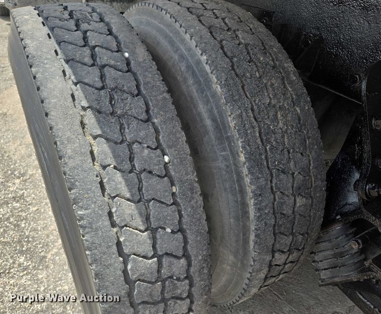 image for item EF1659 2012 Kenworth T800 dump truck