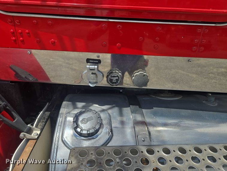 image for item EF1659 2012 Kenworth T800 dump truck