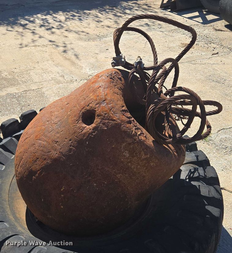 image for item EF1691 Wrecking ball