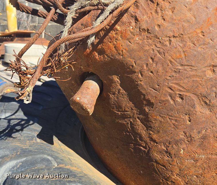 image for item EF1691 Wrecking ball