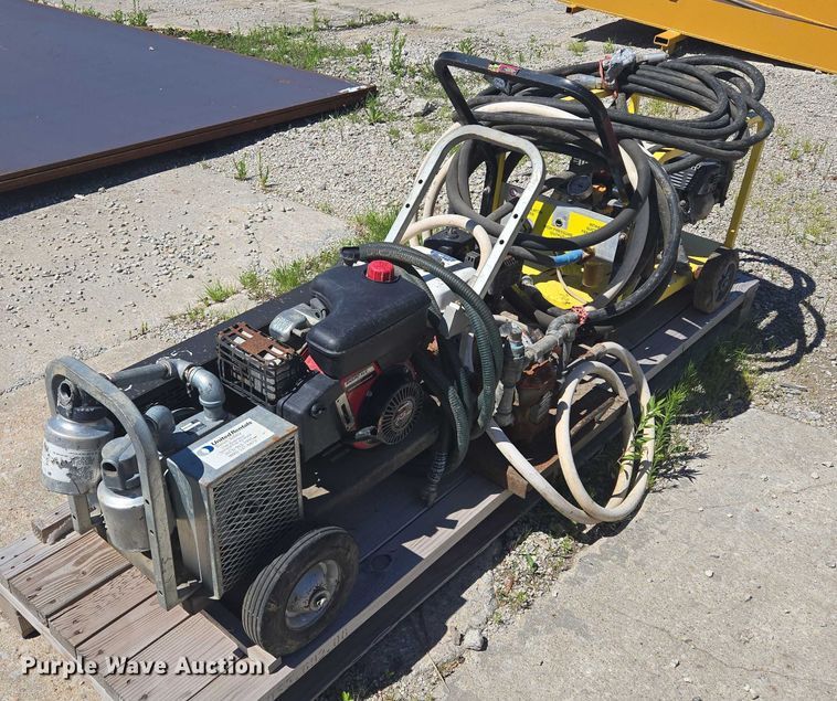 image for item EF1696 (5) pumps