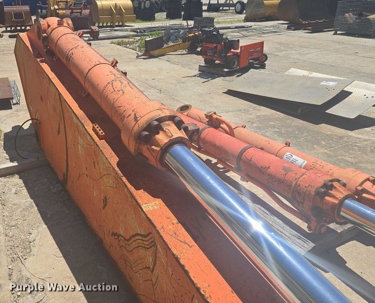 image for item EF1700 Hitachi EX700H excavator parts