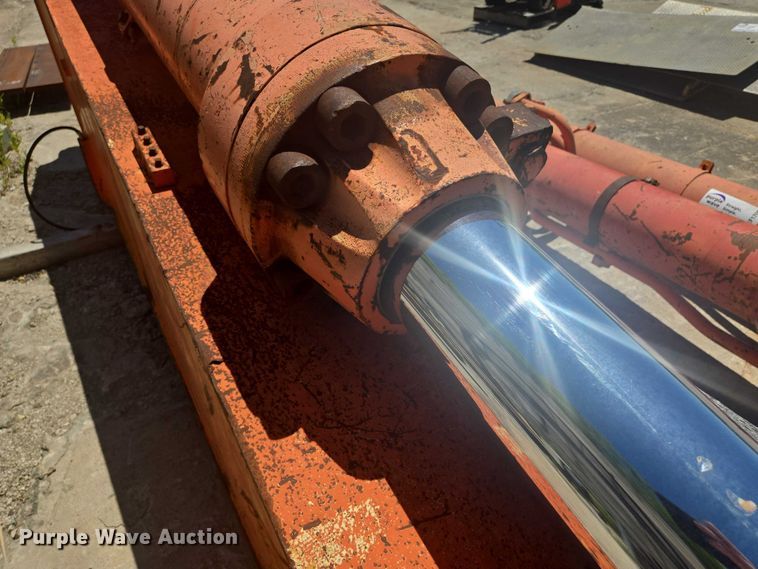 image for item EF1700 Hitachi EX700H excavator parts