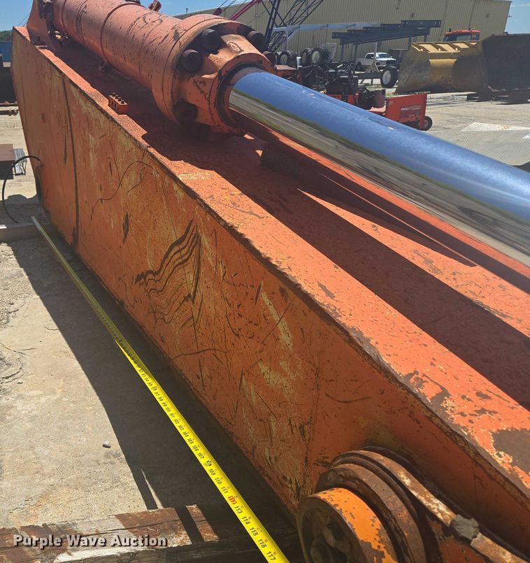 image for item EF1700 Hitachi EX700H excavator parts