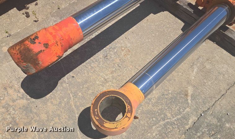 image for item EF1700 Hitachi EX700H excavator parts