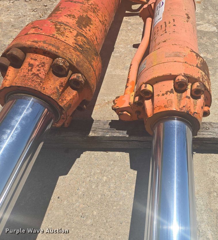 image for item EF1700 Hitachi EX700H excavator parts