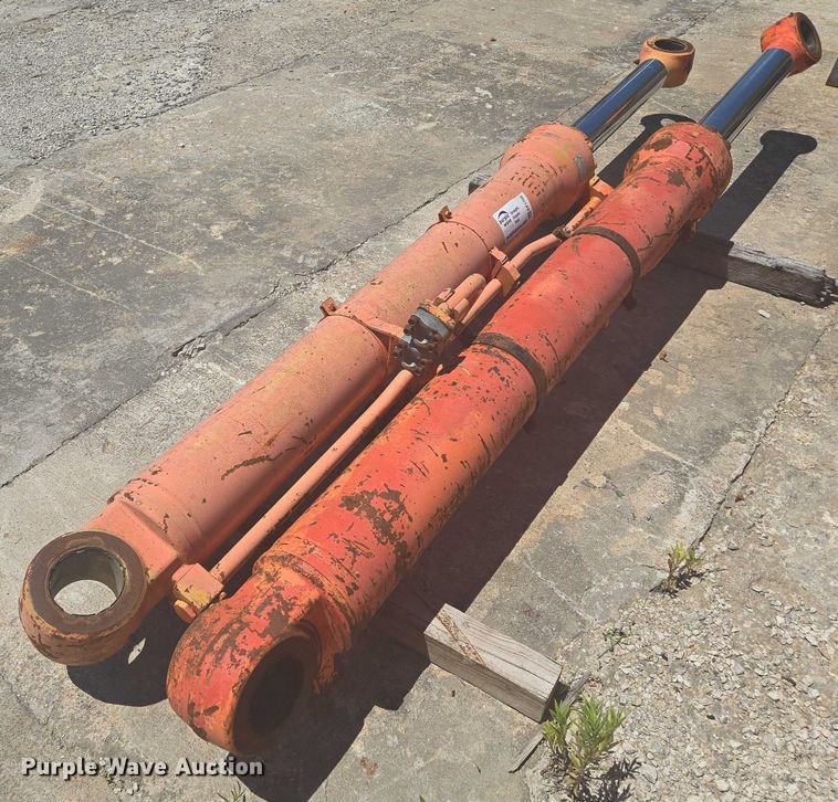 image for item EF1700 Hitachi EX700H excavator parts