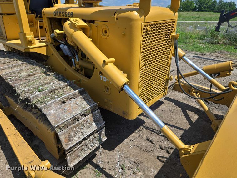 image for item EF1771 1982 Dresser TD15C dozer