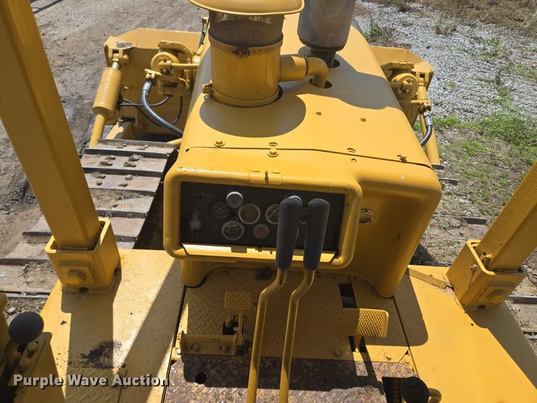 image for item EF1771 1982 Dresser TD15C dozer