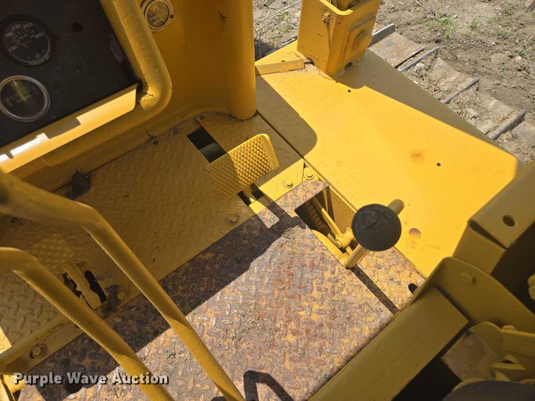 image for item EF1771 1982 Dresser TD15C dozer