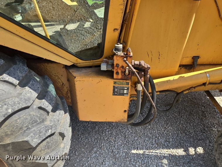 image for item EF1772 1984 Case  580E backhoe